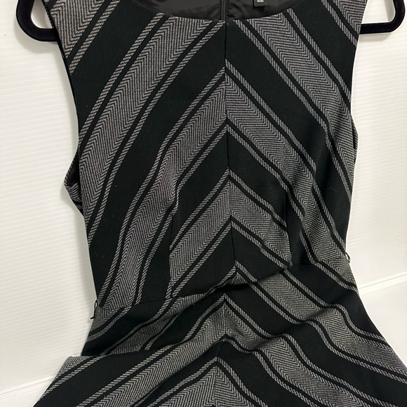 Le Chateau black and gray dress - Picture 2 of 11